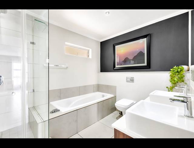 2 BEDROOM APARTMENT FOR SALE IN SANDOWN